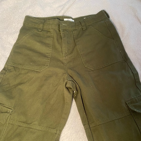 Green Wide Legged Cargo Jeans - Picture 2 of 2